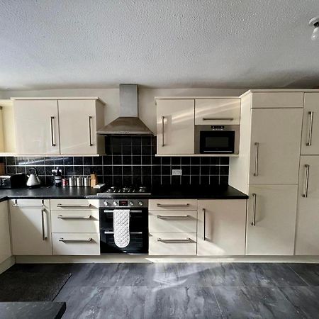 Manchester - Eccles - Business - Contractors - Families - Discounts Available Exteriér fotografie
