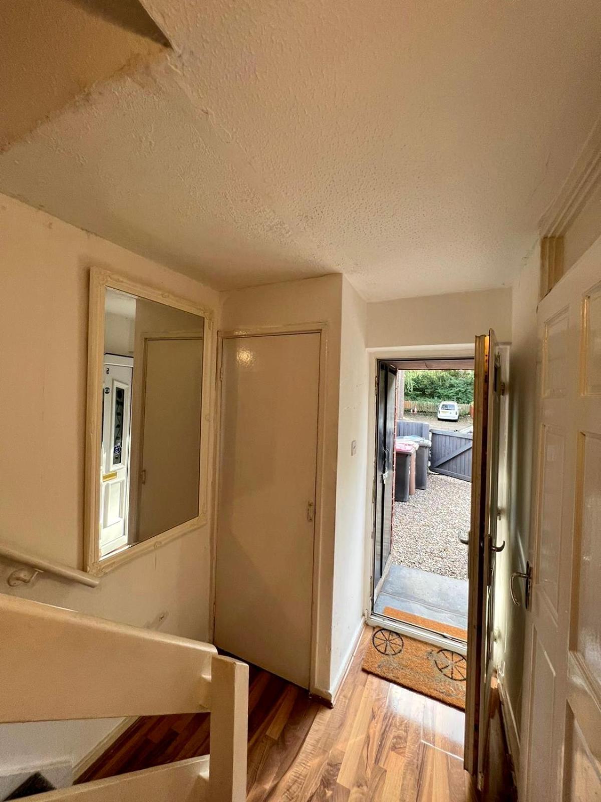 Manchester - Eccles - Business - Contractors - Families - Discounts Available Exteriér fotografie